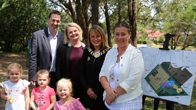 L to R: Local Representation Advisory Committee member Andrew Jeffries, City of Parramatta Administrator Amanda Chadwick, The Hills Shire Mayor Councillor Yvonne Keane, North Rocks Preschool Director Samantha Forster joined by Chloe, Stella and Rebekah from North Rocks Preschool.