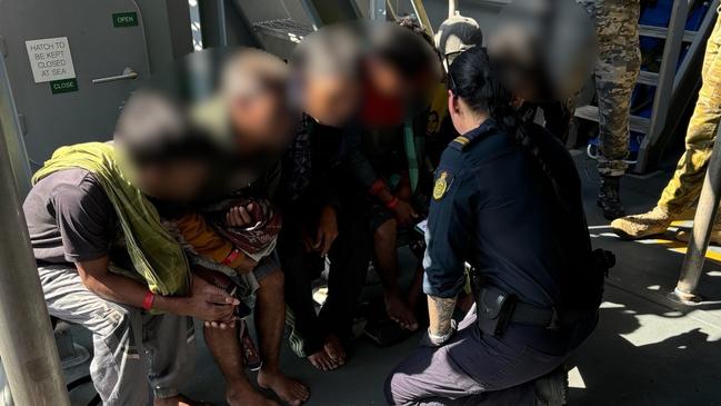 The Australian Border Force apprehended Indonesian fishermen in the Kimberly Maritime Park.