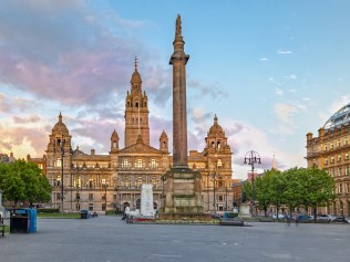 The George Square is in the Center of Glasgow