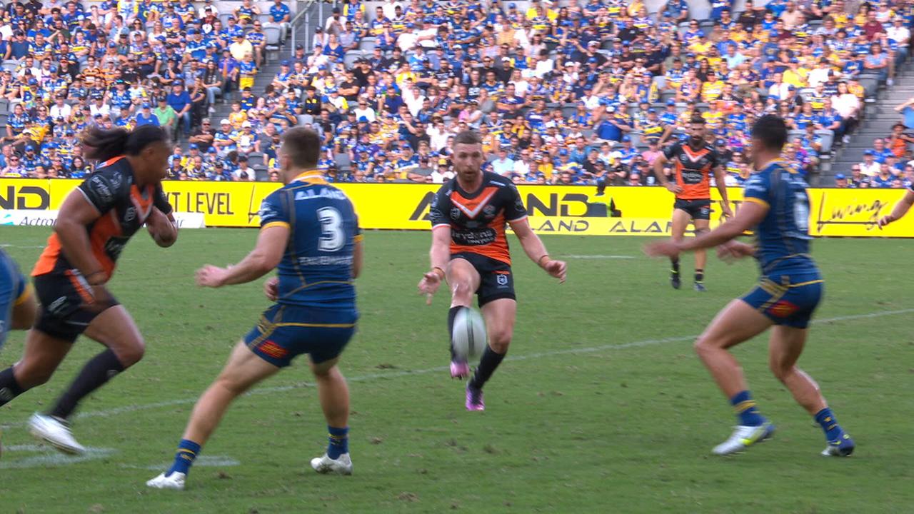 Jackson Hastings sets up a try off the boot.