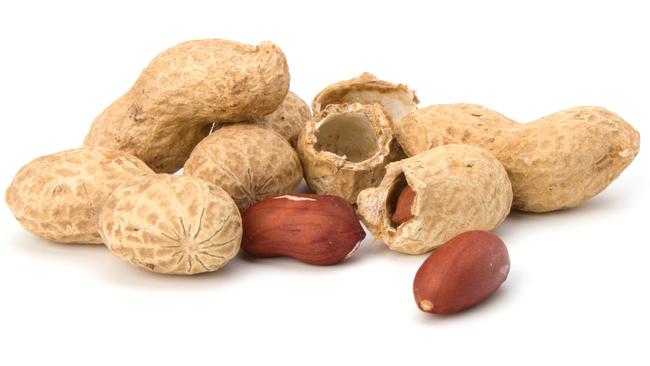 An experimental vaccine has given new hope to those suffering an peanut allergy.