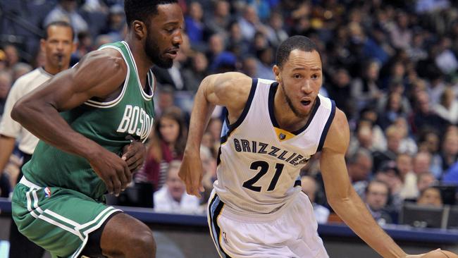 Memphis Grizzlies forward Tayshaun Prince (21) drives past Boston Celtics forward Jeff Green.