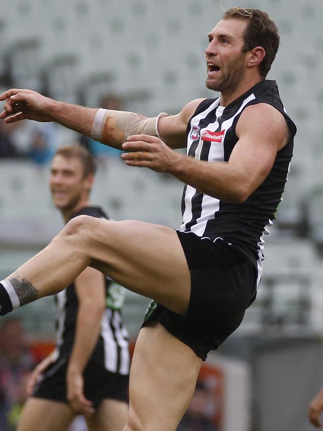 Travis Cloke misses a set shot at goal. Picture: George Salpigtidis