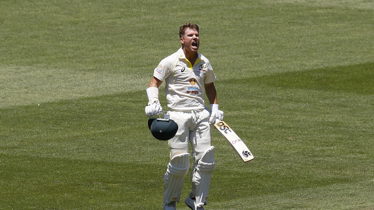 David Warner surged back into form at the MCG.