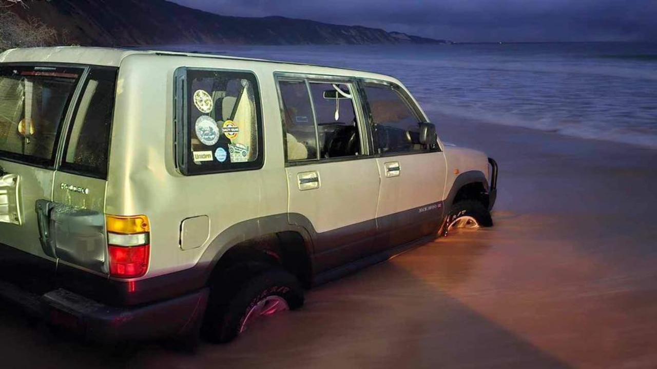 Watch: Driver Of Holden 4WD Bogged Near Qld‘s Popular Rainbow Beach ...