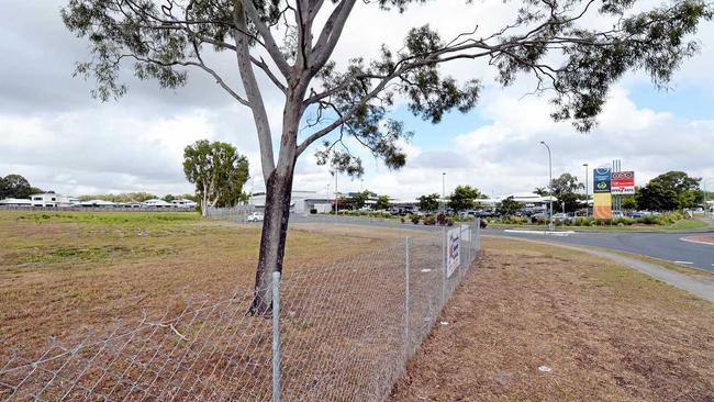 The vacant block at Oak St, Andergrove where Coles proposes to build. Picture: Stuart Quinn