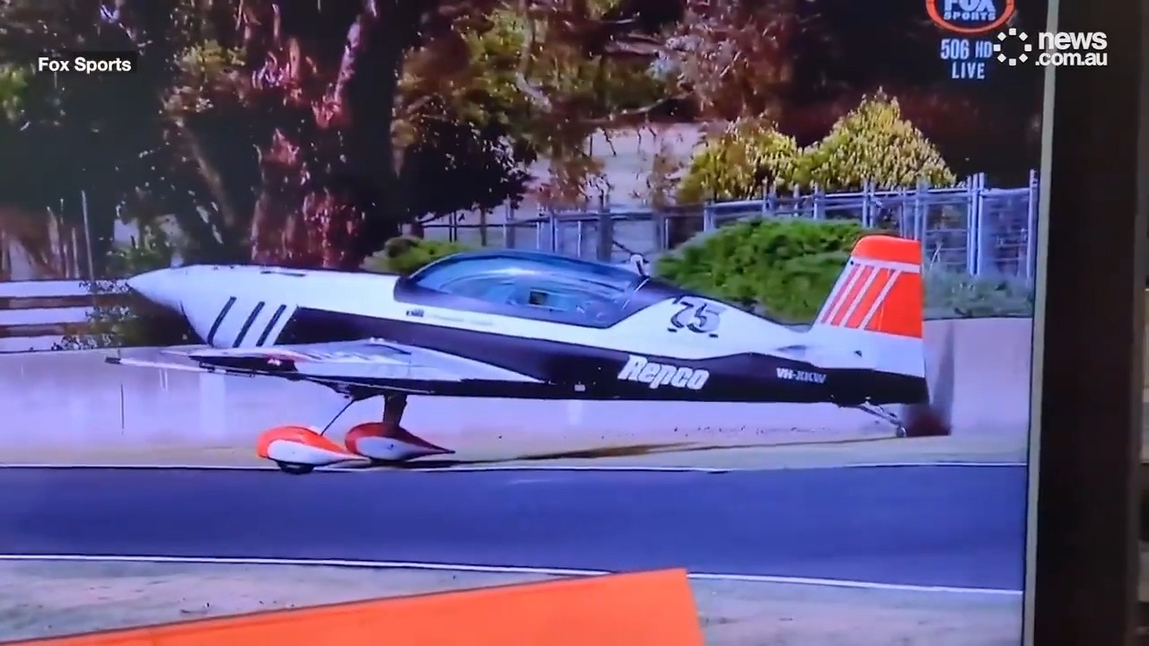 Wild plane crash scene at Bathurst 1000