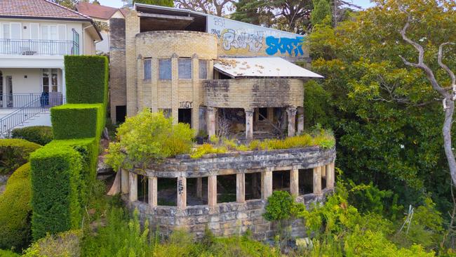 The abandoned Mosman mansion where it is understood to have been abandoned for up nearly 50 years.