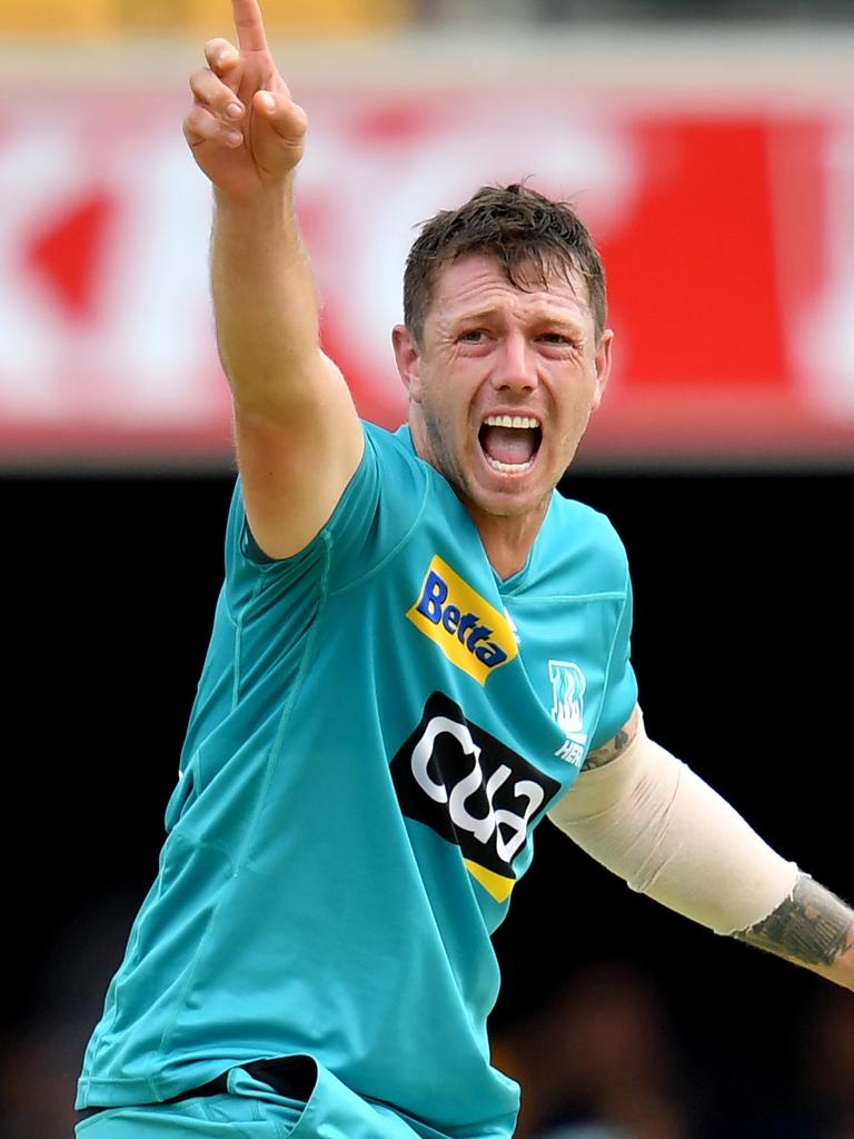 James Pattinson of the Heat appeals during the Big Bash League. AAP Image/Darren England.