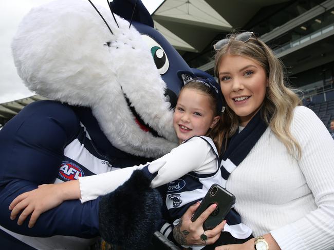 Half Cat, Larni Fletcher and   Elia Fletcher. Cats open training.. Picture: Peter Ristevski.