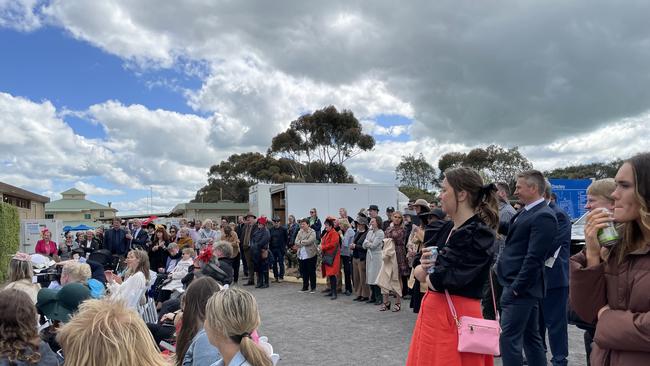 Hamilton Cup Races 2022 - Crowd gathers to watch the Fashions on the Field competition.