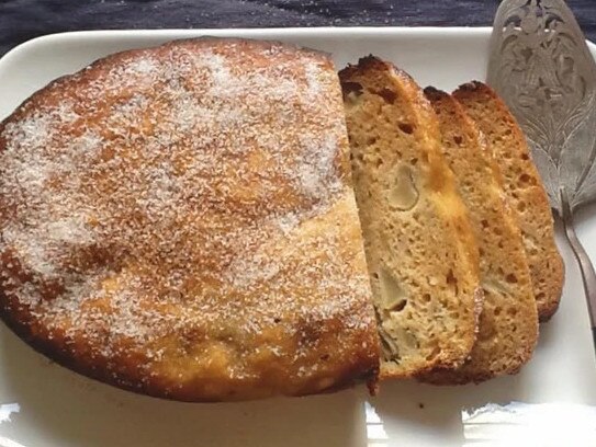 Slow cooker apple 'quarantine cake'.