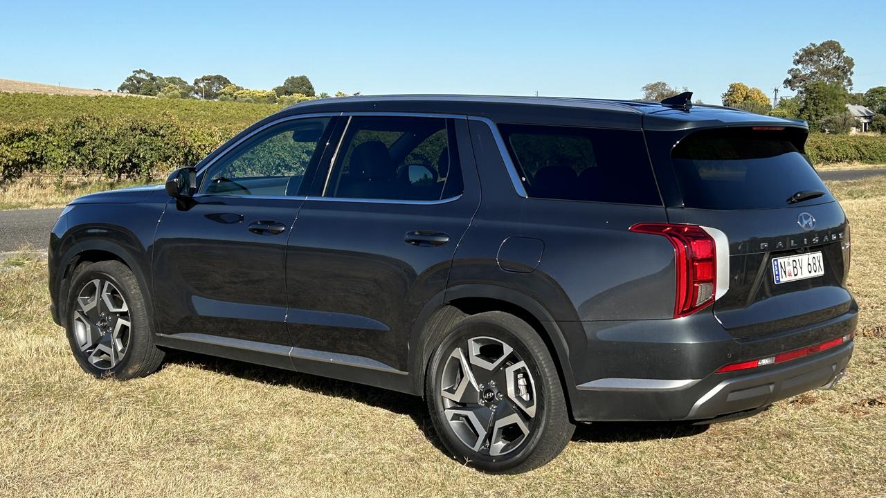 The Hyundai Palisade Elite ride is cushy and comfortable.