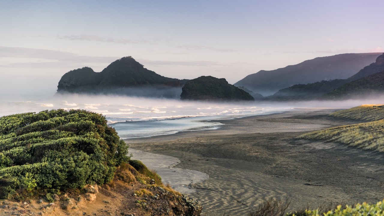 The sand dunes in the area were also used as a setting for the show.