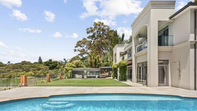 The Tzaneros house at Vaucluse, listed in 2023 for $55m, remains unsold despite its fresh $45m guide. Picture: sydneysothebysrealty.com