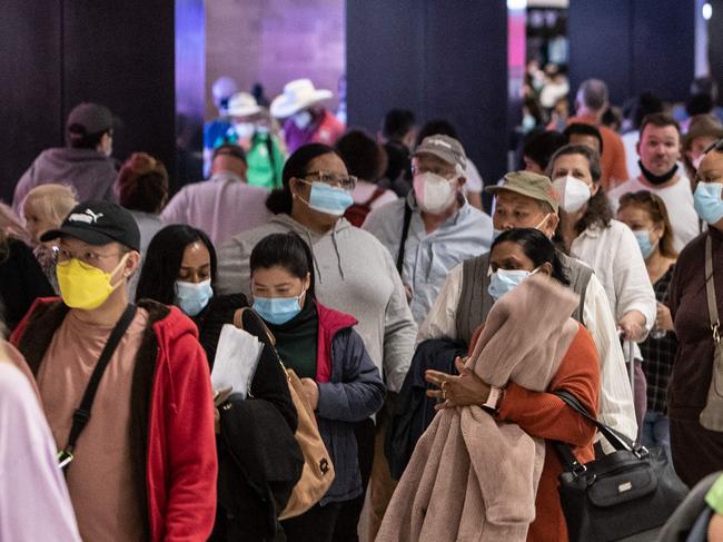 29th April 2022. The Daily Telegraph. News.Mascot, Sydney, NSWPics by Julian Andrews.Generic pictures of the long queue to get through security at Sydney International Airport Terminal this morning.