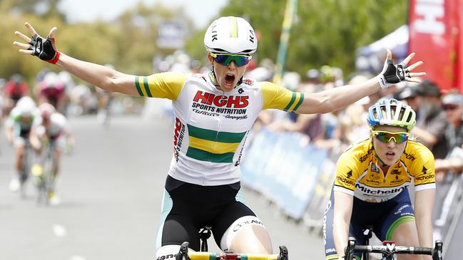 2016 Mitchelton Bay Cycling Classic: Elite Women Stage 2 at Eastern Gardens Geelong, Stage winner Kimberley Wells celebrate's her win over Gracie Elvin. 2nd January 2016. Picture: Colleen Petch.