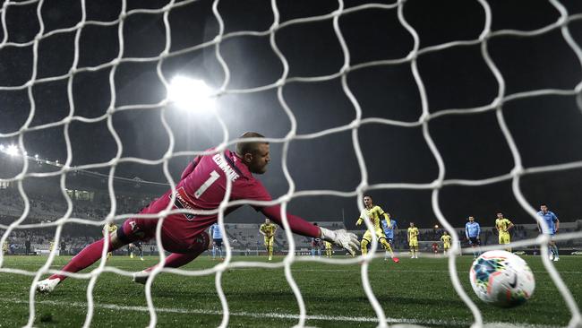 Wellington’s Reno Piscopo scores from the penalty spot at Netstrata Jubilee Stadium. Picture: Getty Images