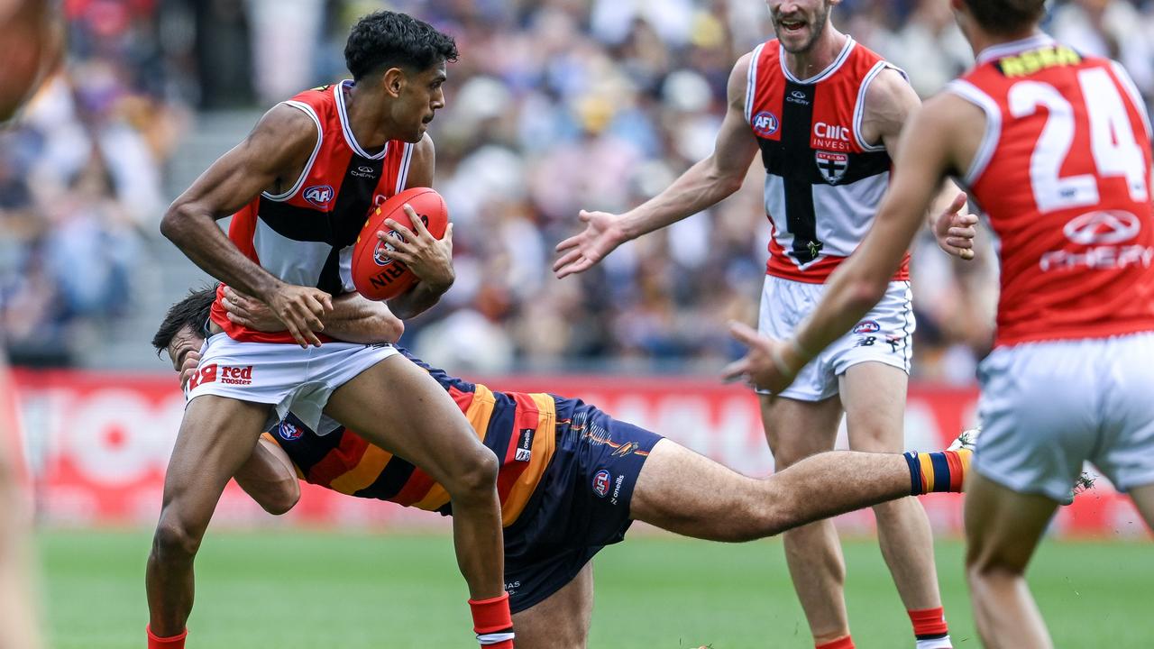 AFL LIVE: St Kilda shows signs of life as they chip into Adelaide’s lead