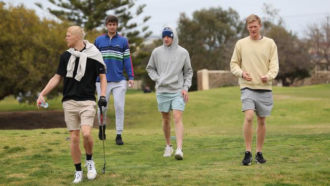 Elliott Himmelberg leading the team on to the green. Picture: Tait Schmaal