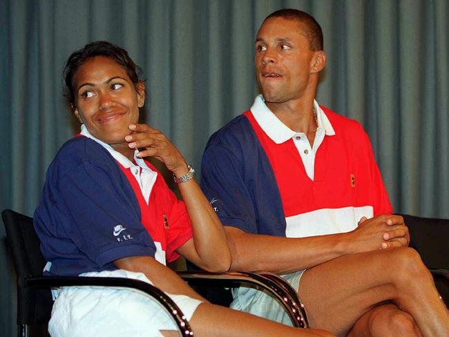 Dan O’Brien with Aussie athletics legend Cathy Freeman at a Nike press conference in 1995.