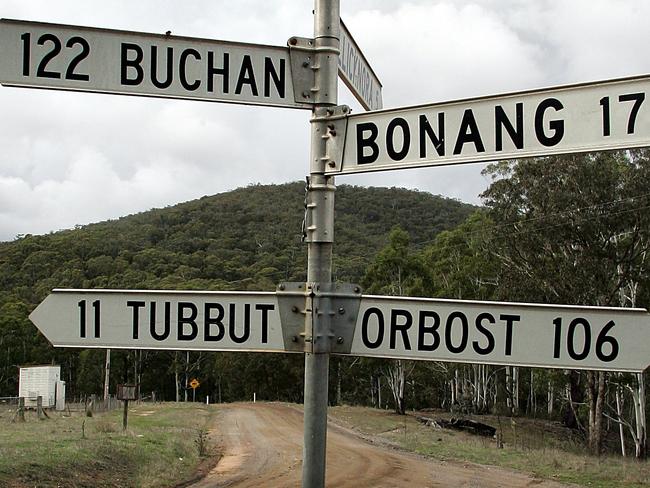 Tubbut Primary, The Smallest School in Victoria. In this type of country travel in measured in time not kilometers.