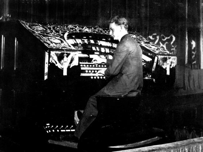 Eddie Horton at the console of Parramatta’s Roxy Theatre organ in 1930.