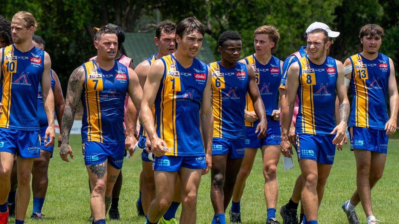 Thaine Bake playing for Wanderers in the 2024-25 NTFL season. Picture: Tymunna Clements / AFLNT Media