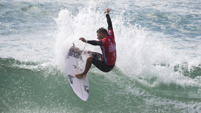 Soli Bailey from Byron Bay warming up at the 2019 Sydney Pro for his WCT debut at the Quiksilver Pro 2019 – photo credit: Ethan Smith (Surfing NSW)