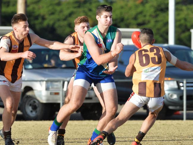 Kane Murfett fires off a handball for East Sunbury on Saturday. Picture:Rob Leeson