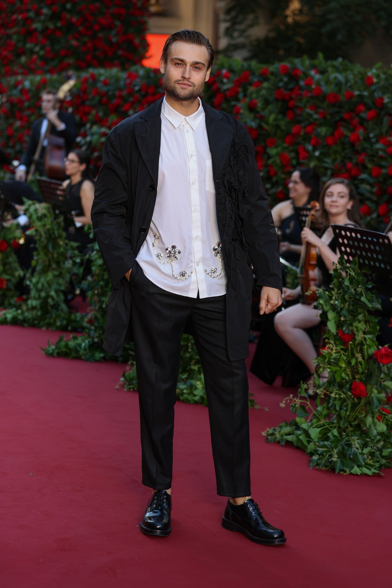 <p>Douglas Booth</p>