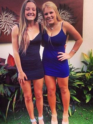 Brooke Warne in one of the poses with one of her gal pals / Picture: Instagram