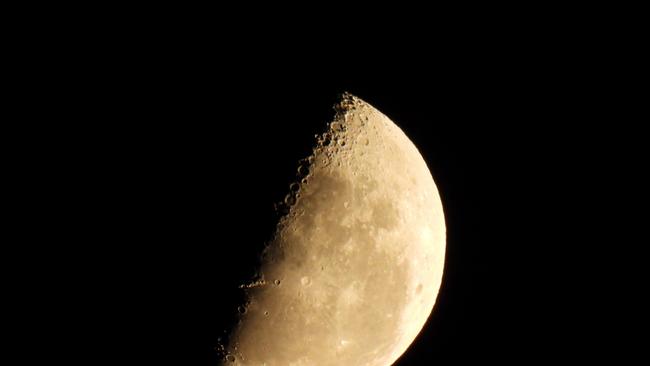The moon. Picture: Ross Higgins. Your Focus on Tasmania **ONE TIME USE ONLY**