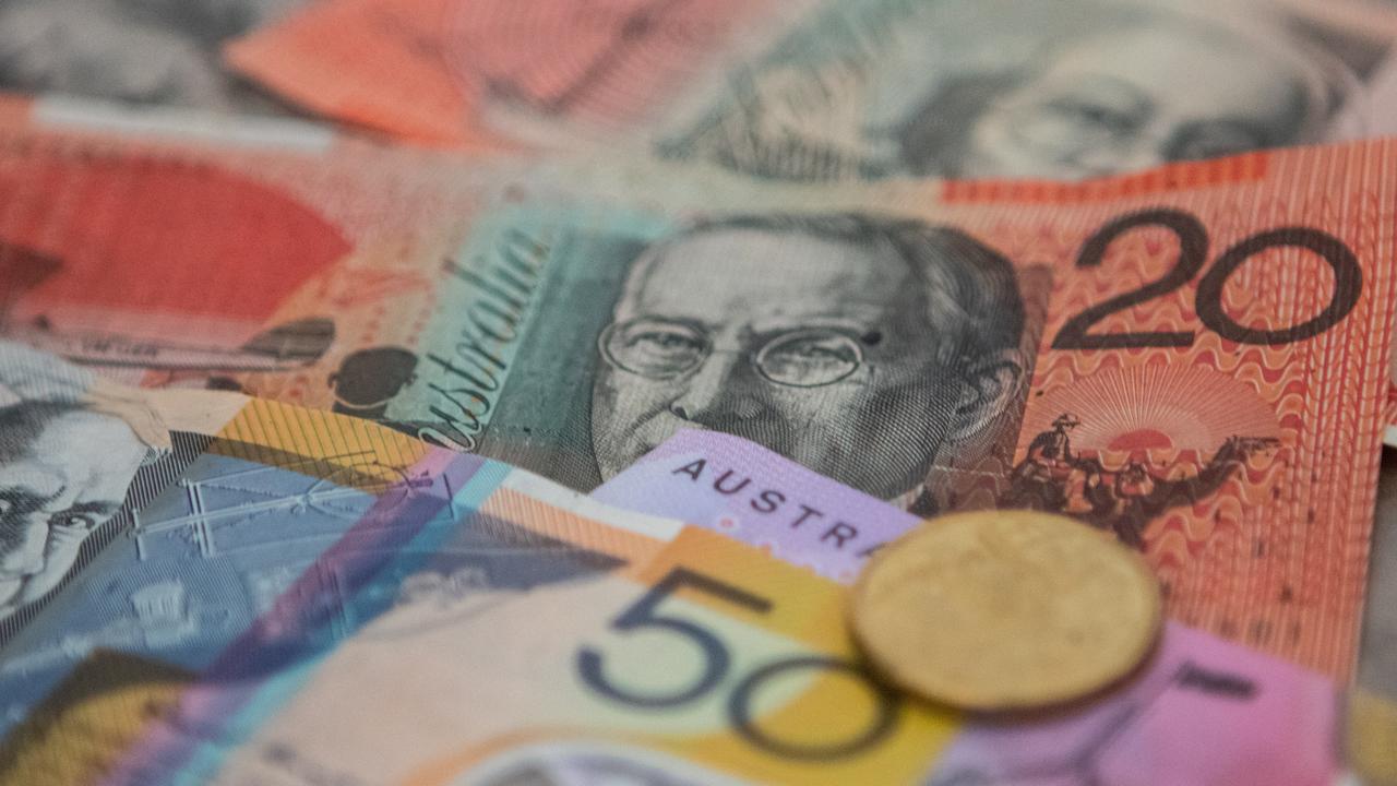 Living costs hamper Aussies’ savings