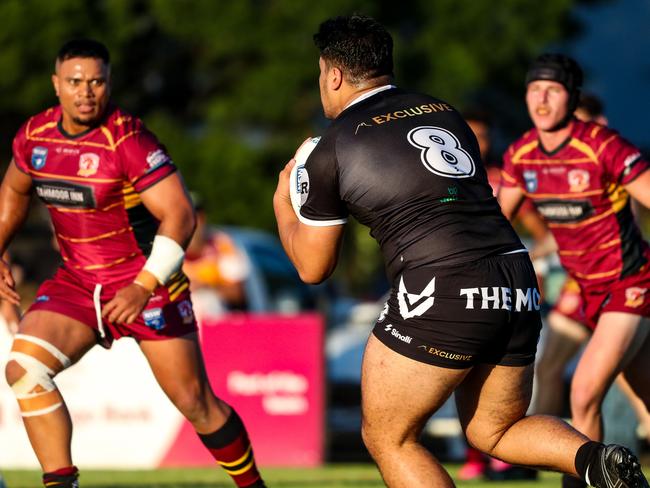 James Folaumoetui carts it up for Picton. Picture Warren Gannon Photography