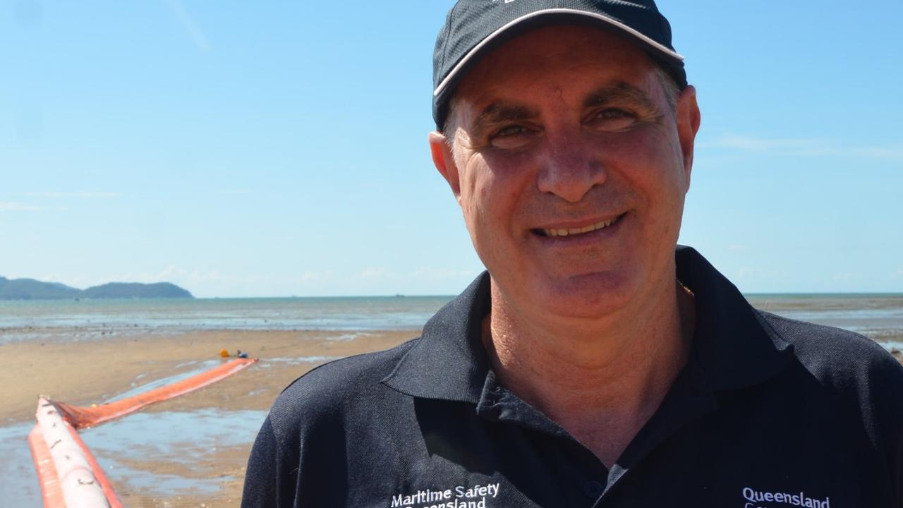 The ‘art’ of cleaning up an oil spill hits Townsville beaches