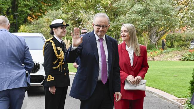 He was joined by fiancee Jodie Haydon and his son Nathan for the swearing-in ceremony. Picture: NewsWire / Martin Ollman