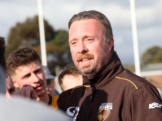 Chris Moore spoke to the Inverleigh players at the quarters. GDFL: Thomson v Inverleigh senior football. Picture: Alan Barber