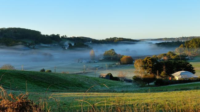 Explore the beautiful Adelaide Hills.