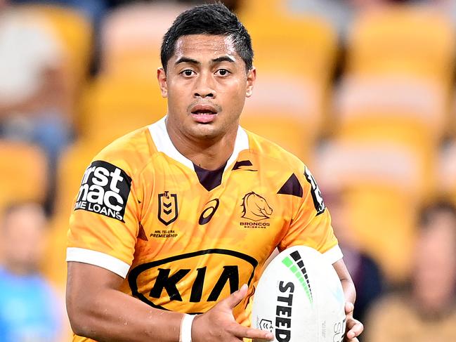 BRISBANE, AUSTRALIA - MAY 14:  Anthony Milford of the Broncos runs the ball during the round 10 NRL match between the Manly Sea Eagles and the Brisbane Broncos at Suncorp Stadium on May 14, 2021, in Brisbane, Australia. (Photo by Bradley Kanaris/Getty Images)