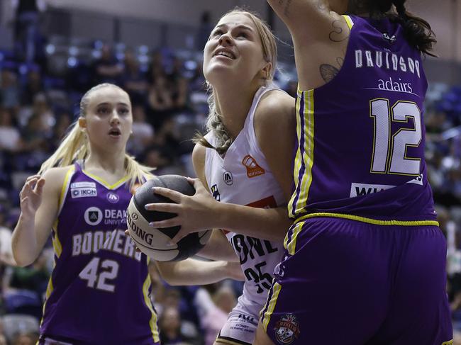 The moment Isla Juffermans posted her first ever WNBL points. Photo: Daniel Pockett/Getty Images