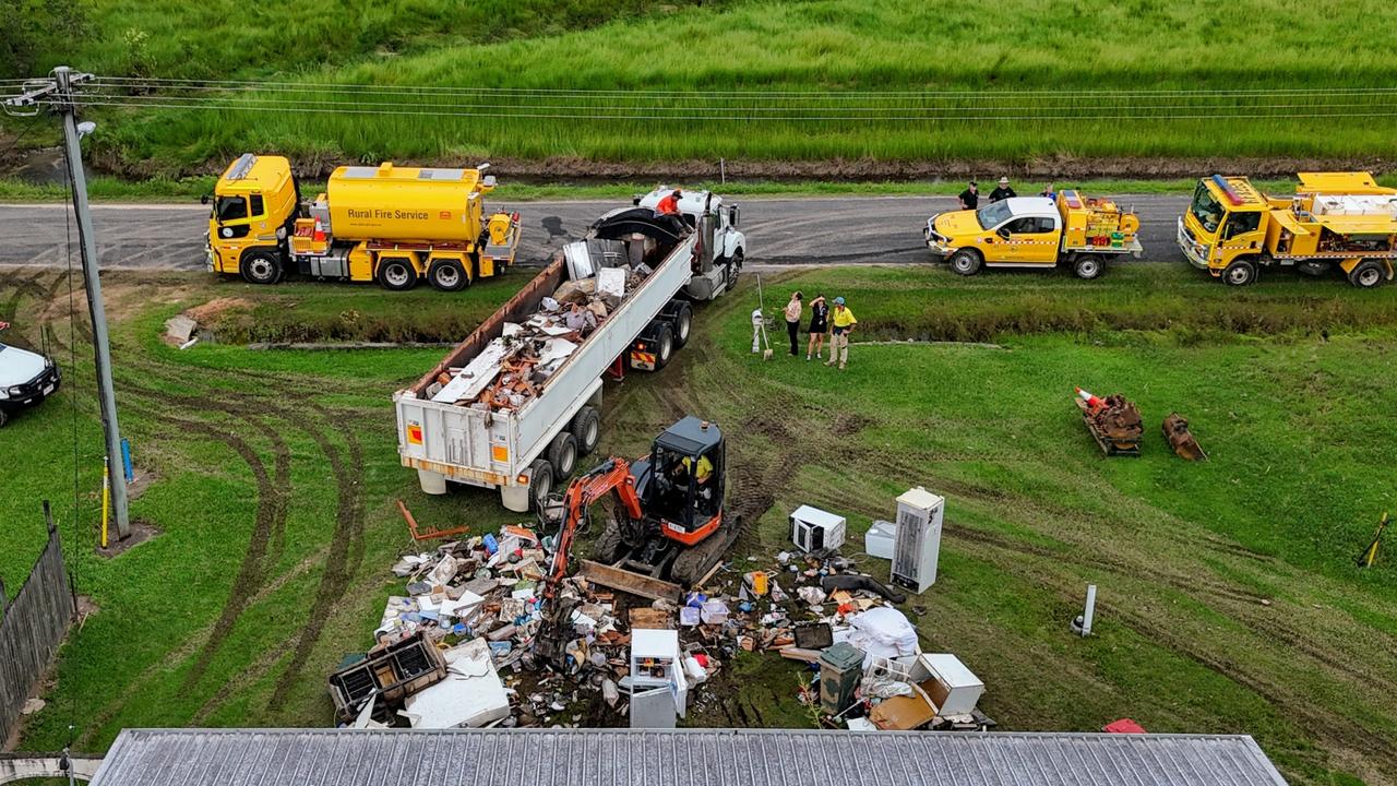 ‘We can’t fall apart now’: Mud army mobilised for Cardwell clean up