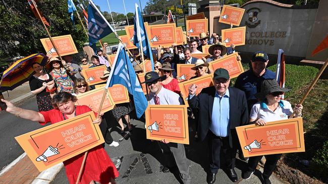 The union-organised Catholic school staff strike outside the Marist College Ashgrove on August 28 regarding ongoing statewide EBA negotiations. Photo: Lyndon Mechielsen.