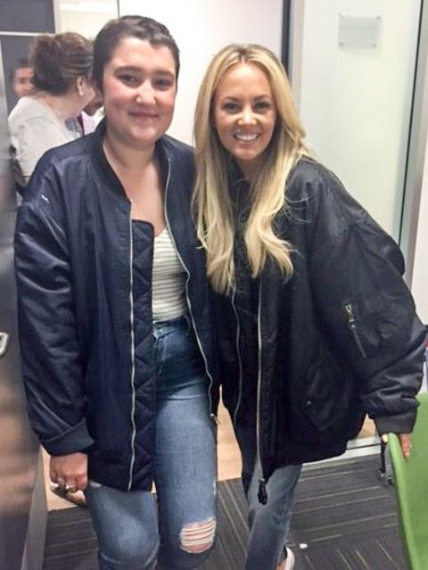 Maddi Delaney meets popstar Samantha Jade during a Look Good Feel Better session they did together. Picture: Sony