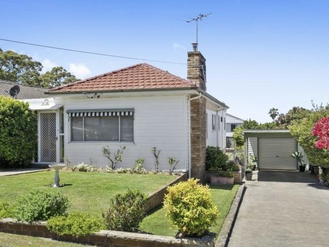 St George Illawarra Dragons recruit Clint Gutherson and partner Jesse Arena have leased out their Collaroy Plateau home. Picture: realestate.com.au