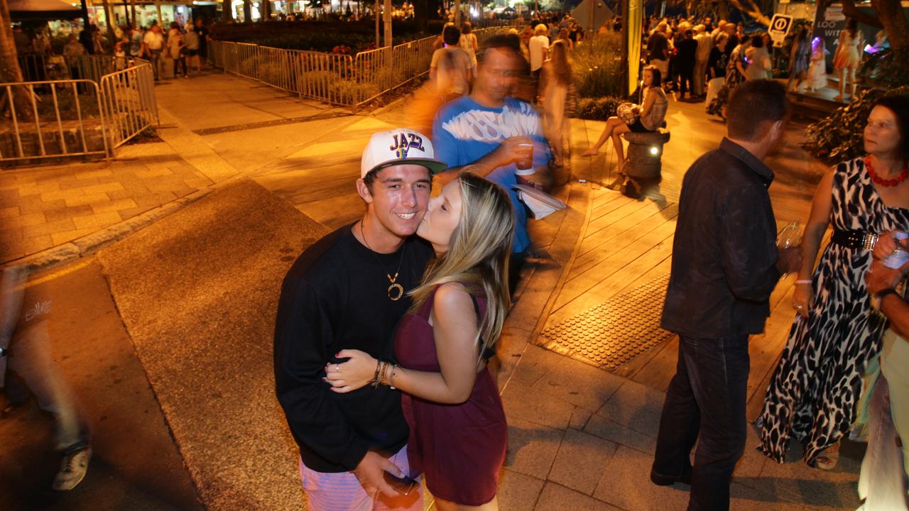 Jordan Finn gets a kiss on the cheek from Dana Teitzel in 2011 on New Year’s Eve. Photo: Cade Mooney / Sunshine Coast Daily