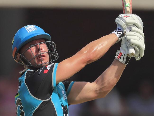 GOLD COAST, AUSTRALIA - JANUARY 01: Chris Lynn of the Heat hits a boundary  during the Big Bash League match between the Brisbane Heat and the Sydney Sixers at Metricon Stadium on January 01, 2019 in Gold Coast, Australia. (Photo by Mark Evans/Getty Images)