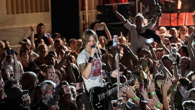 Keith Urban performs at a benefit for Rural Aid Drought Relief in Tamworth in 2019.