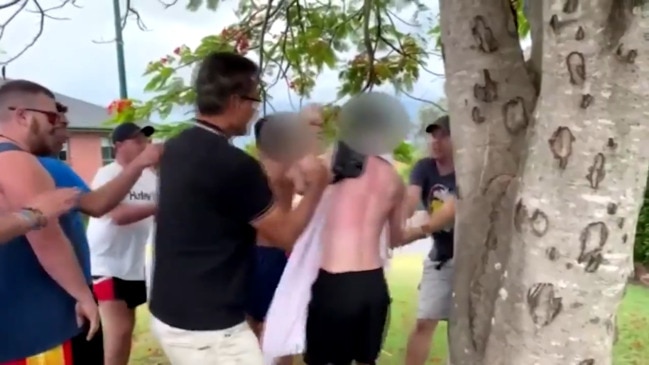 Video captures citizens arrest on teens (7NEWS)