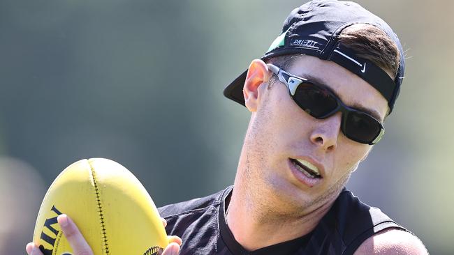 Mason Cox will play in prescription sunglasses this season. Picture: Michael Klein